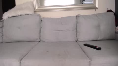 miloslove online show from October 12, 1:38 pm