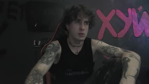 Max online show from October 19, 3:04 pm