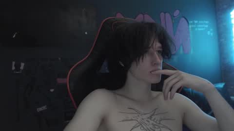 Max online show from October 13, 12:49 am