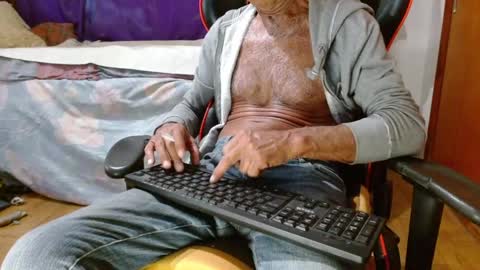 Mario jose online show from December 24, 9:44 pm