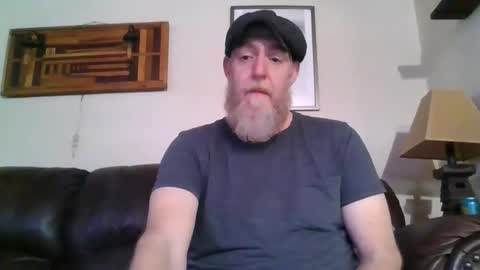 Snapshot of moeblick chatting on December 3, 5:45 pm moeblick online show from December 3, 5:45 pm