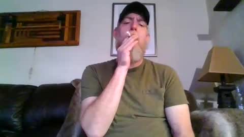 Snapshot of moeblick chatting on December 18, 5:21 pm moeblick online show from December 18, 5:21 pm