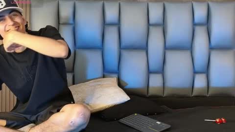 mohamed_malik online show from April 20, 6:10 pm