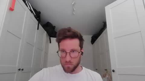 moms_little_monster online show from April 22, 9:14 am