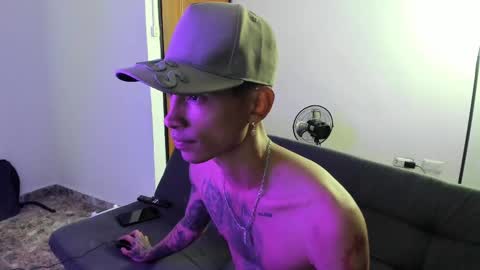 monkeyd_66 online show from January 4, 7:13 am