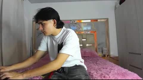 monky_0002 online show from March 17, 12:36 am