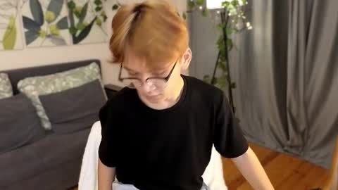 Felix and Maddy online show from November 5, 7:38 pm