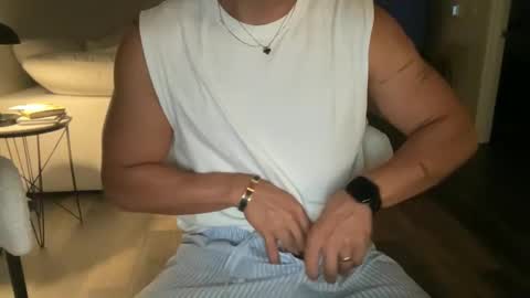 Snapshot of mora594574 chatting on September 14, 12:45 am mora594574 online show from September 14, 12:45 am