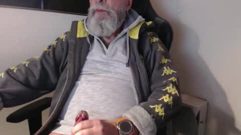 mr_boombastic2021 online show from December 22, 11:51 am