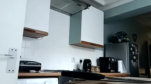 mr_i_ online show from February 9, 9:47 am