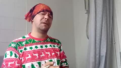 Snapshot of mr_i_ chatting on December 27, 10:12 am mr_i_ online show from December 27, 10:12 am