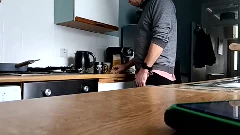 Snapshot of mr_i_ chatting on February 1, 10:05 am mr_i_ online show from February 1, 10:05 am