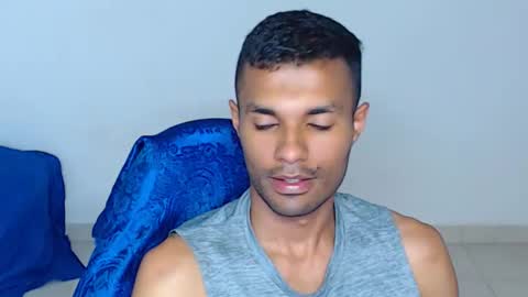 Max online show from April 13, 5:24 pm