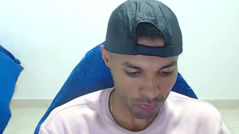 Max online show from February 24, 6:52 pm