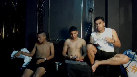 mr_maximo online show from December 1, 5:43 am