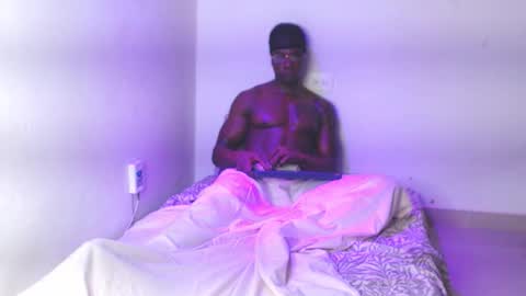 byron online show from November 9, 3:32 am