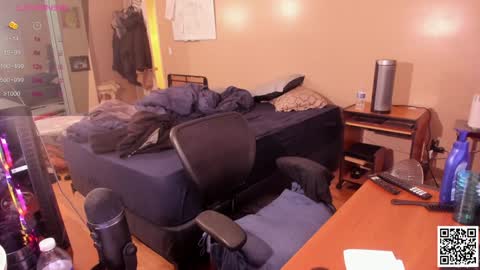 Chuck Daily online show from December 6, 8:15 am