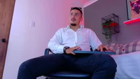 Mr Fox online show from February 23, 8:21 pm