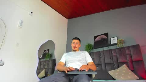 Mr Fox online show from March 2, 7:32 pm