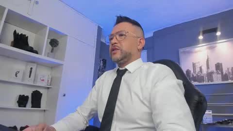 Snapshot of mrfrank_tattoo chatting on March 12, 1:30 pm MrFrank. online show from March 12, 1:30 pm