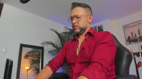 Snapshot of mrfrank_tattoo chatting on January 26, 2:19 pm MrFrank. online show from January 26, 2:19 pm