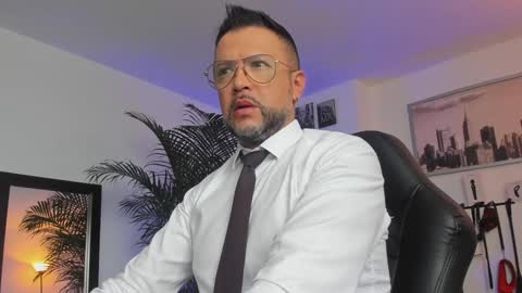 Snapshot of mrfrank_tattoo chatting on January 28, 12:43 pm MrFrank. online show from January 28, 12:43 pm