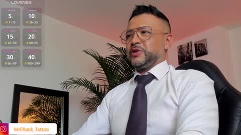 Snapshot of mrfrank_tattoo chatting on December 17, 6:42 pm MrFrank. online show from December 17, 6:42 pm