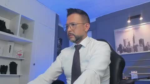 Snapshot of mrfrank_tattoo chatting on March 10, 2:26 pm MrFrank. online show from March 10, 2:26 pm