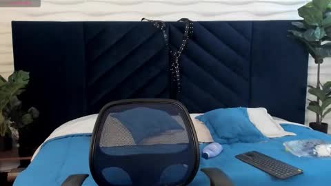 mrjustin_ online show from December 5, 9:44 pm