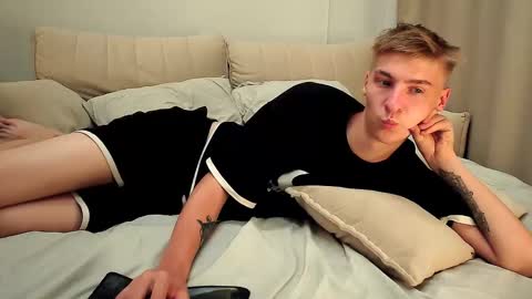 Snapshot of mrsexycum4u chatting on September 9, 11:25 pm Adam online show from September 9, 11:25 pm