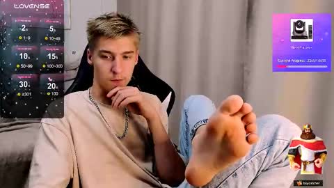 Snapshot of mrsexycum4u chatting on October 4, 8:02 pm Adam online show from October 4, 8:02 pm