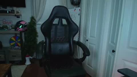 mrstr33tfr33k online show from December 2, 6:49 am