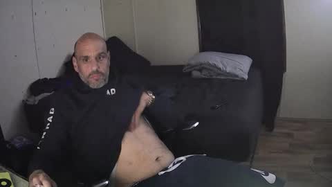 Muffdiver online show from April 21, 12:35 am