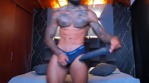 Snapshot of muscle_man19 chatting on December 20, 1:25 am Nick online show from December 20, 1:25 am