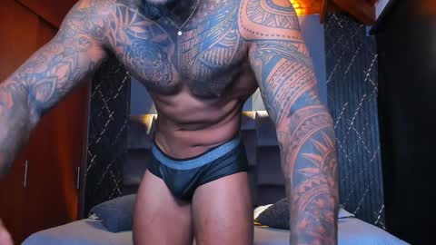 Snapshot of muscle_man19 chatting on December 17, 12:34 am Nick online show from December 17, 12:34 am