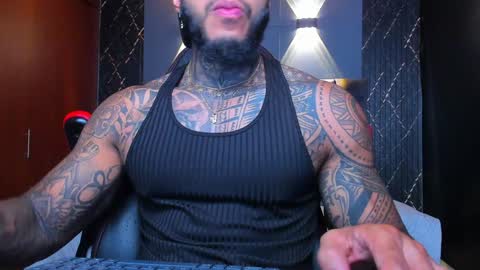 Snapshot of muscle_man19 chatting on January 11, 12:33 am Nick online show from January 11, 12:33 am