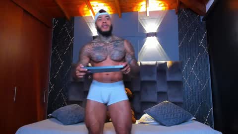 Snapshot of muscle_man19 chatting on January 13, 10:36 am Nick online show from January 13, 10:36 am