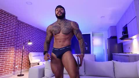 Snapshot of muscle_man19 chatting on September 11, 11:31 am Nick online show from September 11, 11:31 am
