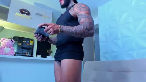 Snapshot of muscle_man19 chatting on March 7, 12:26 am Nick online show from March 7, 12:26 am