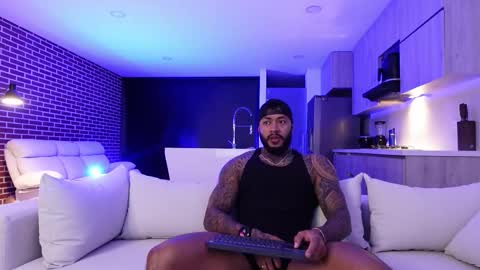 Snapshot of muscle_man19 chatting on October 21, 10:29 am Nick online show from October 21, 10:29 am