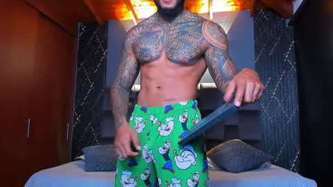 Snapshot of muscle_man19 chatting on December 25, 3:49 pm Nick online show from December 25, 3:49 pm