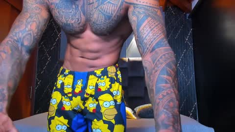 Snapshot of muscle_man19 chatting on December 6, 3:41 am Nick online show from December 6, 3:41 am