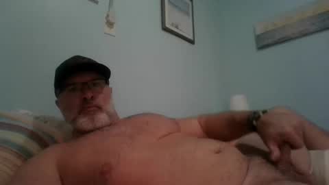Snapshot of musclemeat41 chatting on December 4, 11:24 pm musclemeat41 online show from December 4, 11:24 pm