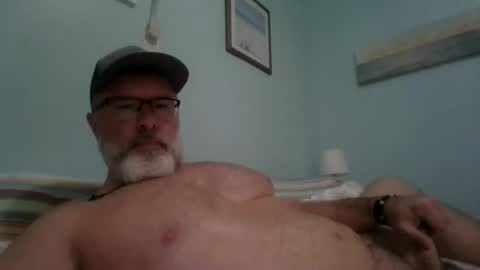 Snapshot of musclemeat41 chatting on February 20, 6:24 pm musclemeat41 online show from February 20, 6:24 pm