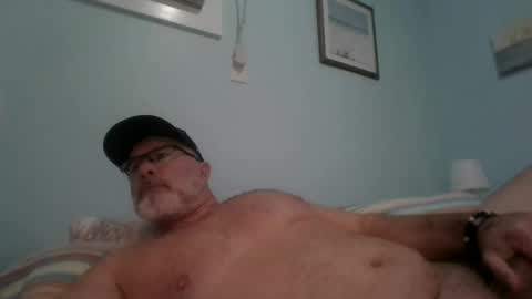 Snapshot of musclemeat41 chatting on December 2, 4:40 pm musclemeat41 online show from December 2, 4:40 pm