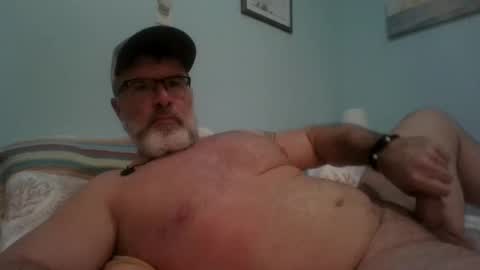 Snapshot of musclemeat41 chatting on February 19, 8:41 pm musclemeat41 online show from February 19, 8:41 pm