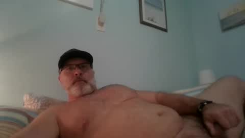 Snapshot of musclemeat41 chatting on December 6, 2:46 am musclemeat41 online show from December 6, 2:46 am