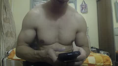 Snapshot of musculargod chatting on January 1, 7:32 pm SexyMuscled online show from January 1, 7:32 pm