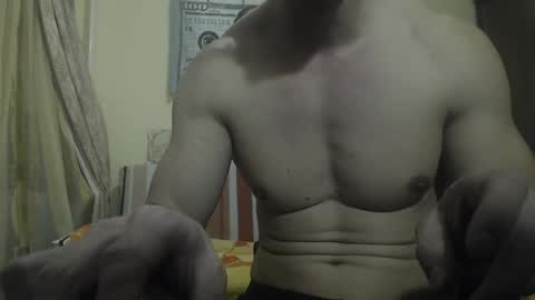 Snapshot of musculargod chatting on January 16, 9:40 pm SexyMuscled online show from January 16, 9:40 pm