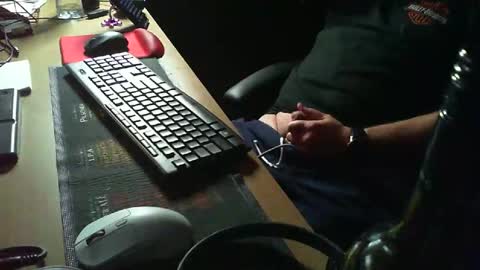 Snapshot of muso44 chatting on March 2, 11:09 am Muso online show from March 2, 11:09 am